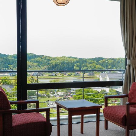 Yamashiro Onsen Miyabi No Yado Kaga Hyakumangoku Hotel Buitenkant foto