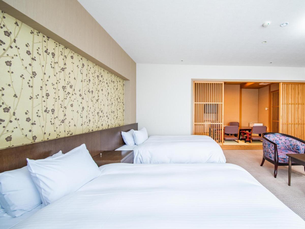 Yamashiro Onsen Miyabi No Yado Kaga Hyakumangoku Hotel Buitenkant foto