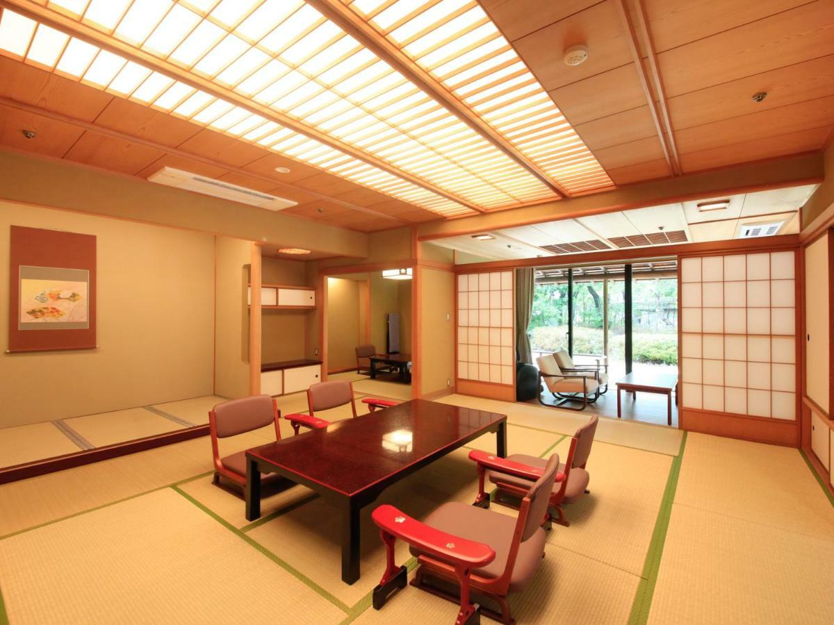 Yamashiro Onsen Miyabi No Yado Kaga Hyakumangoku Hotel Buitenkant foto