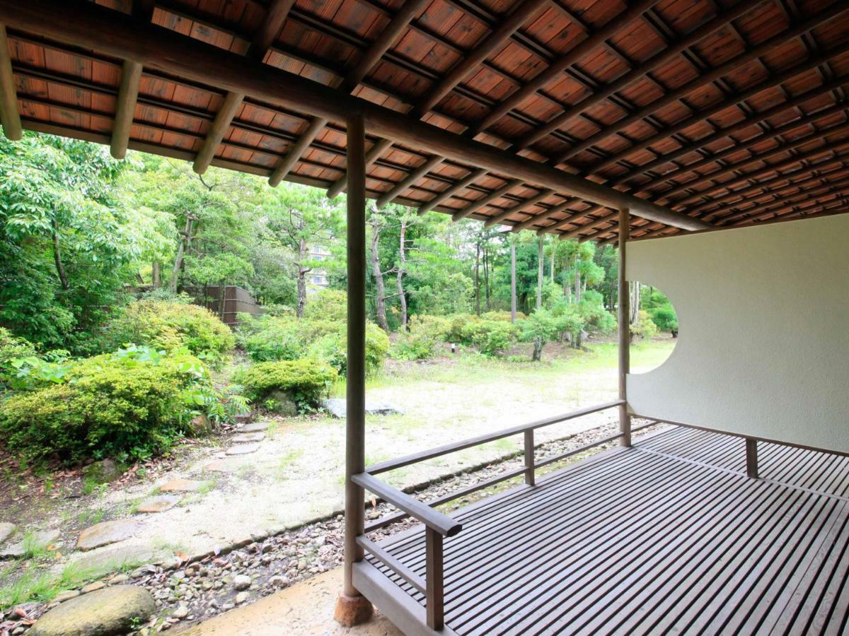 Yamashiro Onsen Miyabi No Yado Kaga Hyakumangoku Hotel Buitenkant foto