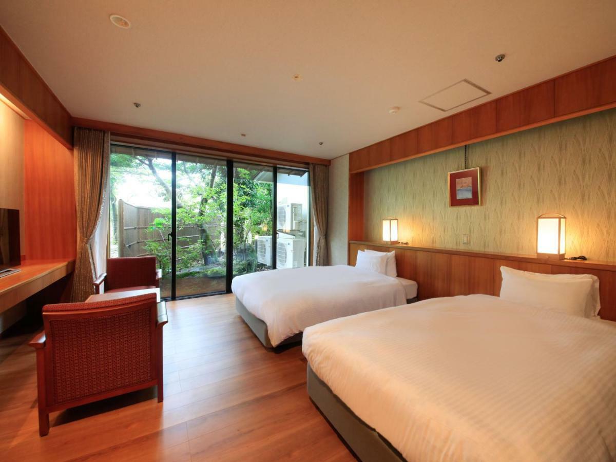 Yamashiro Onsen Miyabi No Yado Kaga Hyakumangoku Hotel Buitenkant foto
