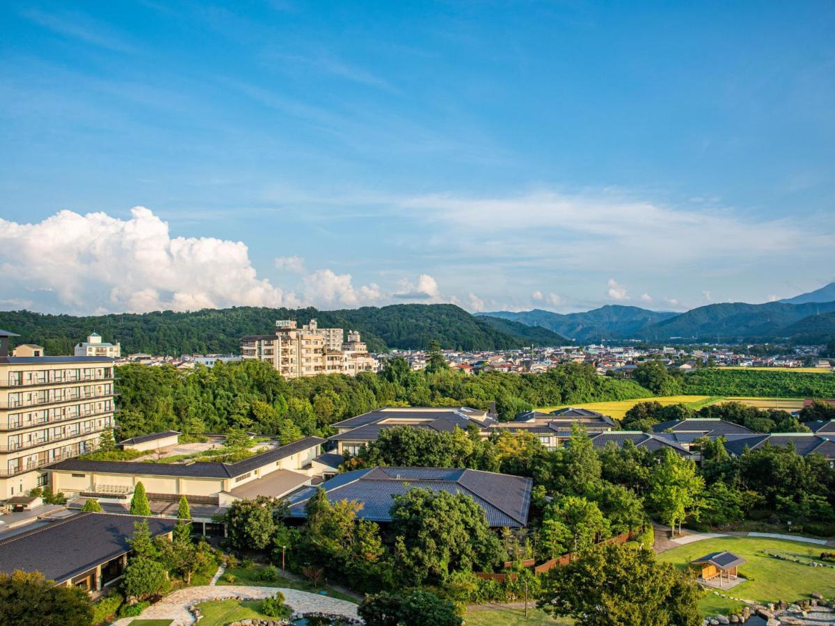 Yamashiro Onsen Miyabi No Yado Kaga Hyakumangoku Hotel Buitenkant foto