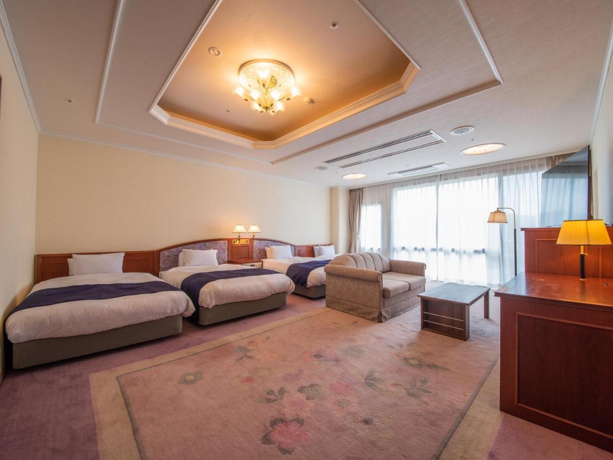 Yamashiro Onsen Miyabi No Yado Kaga Hyakumangoku Hotel Buitenkant foto